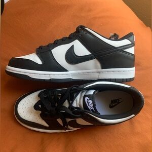Nike Panda Dunks Size 7Y/Women’s 8/8.5